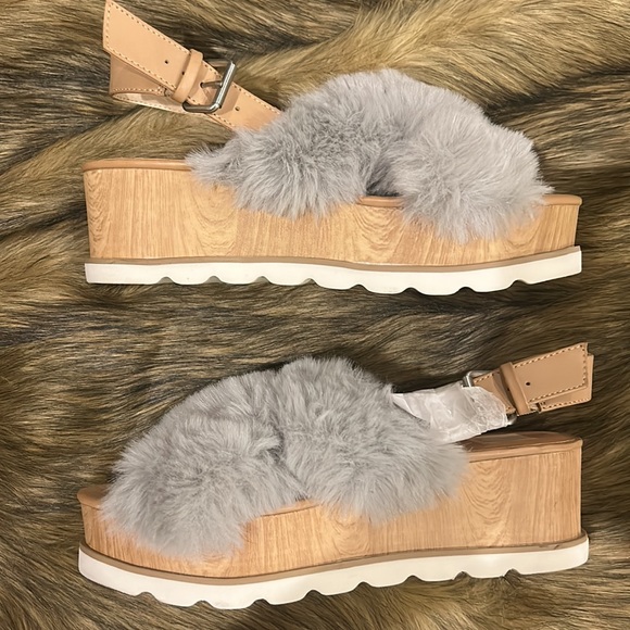 DV By Dolce Vita Liana Faux Fur Platform Sandal In Grey Faux Fur - Picture 4 of 7